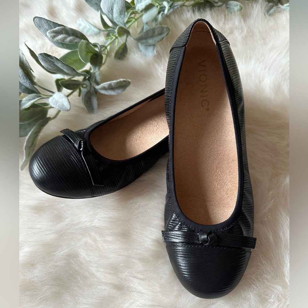 SOLD. Women’s Vionic Amorie Ballet Flat Black US 7